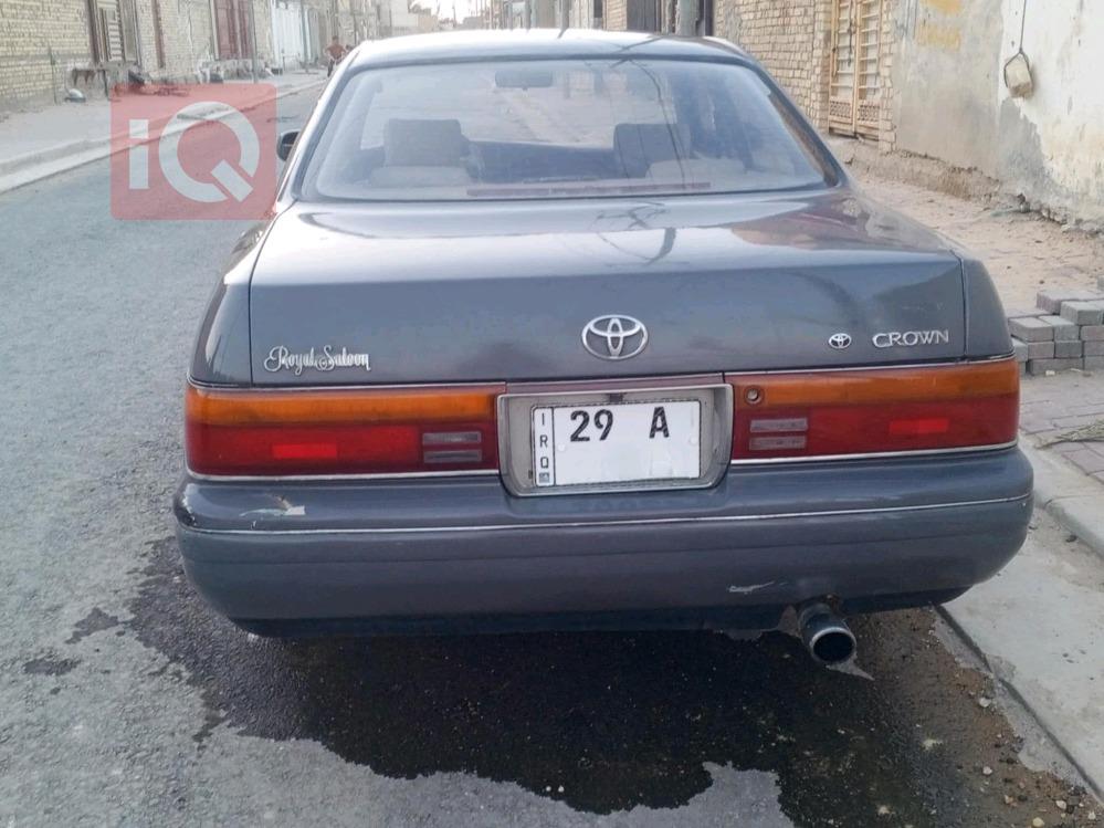 تۆیۆتا کراون